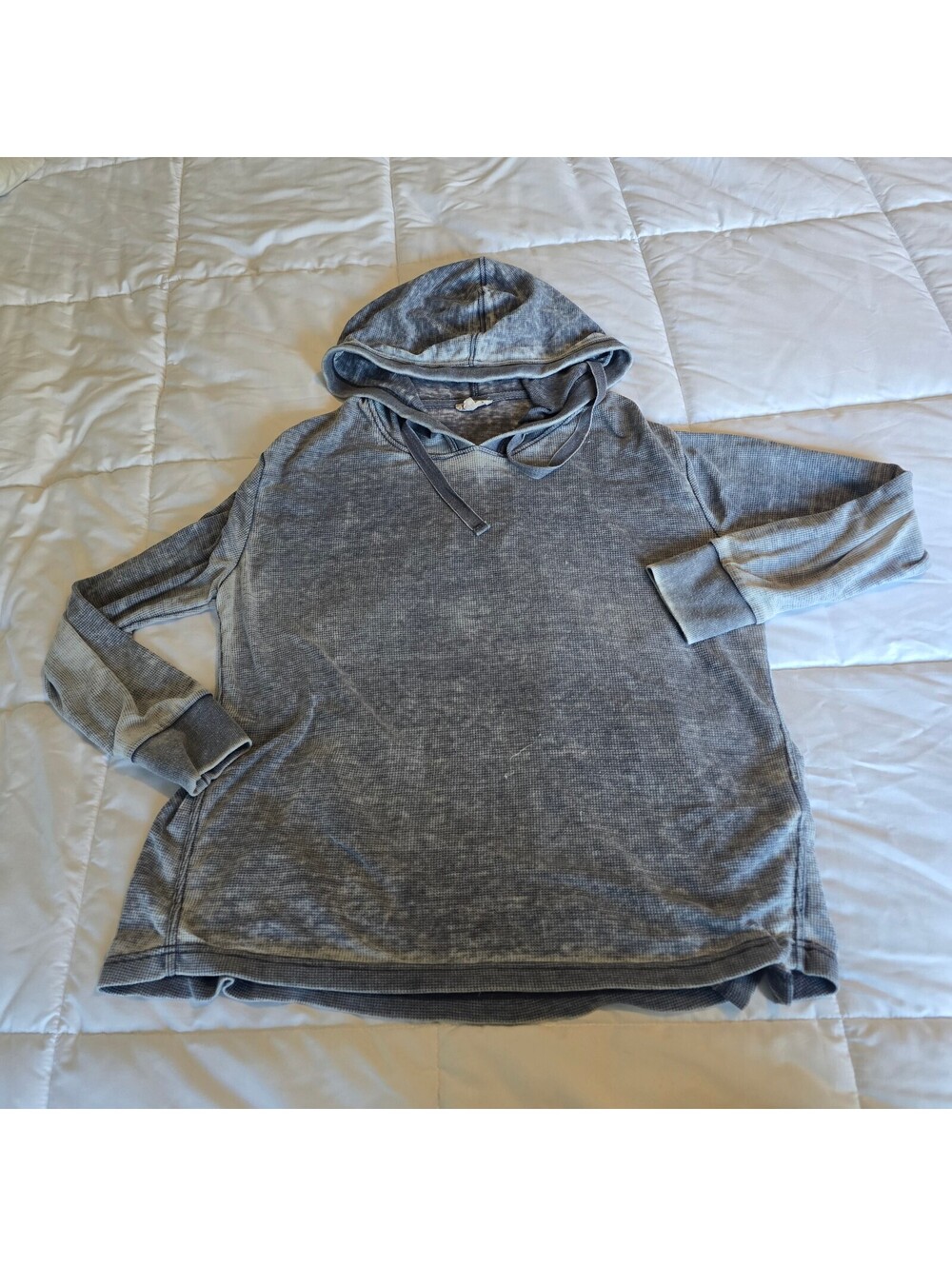 Free and Live gray hooded pullover top
